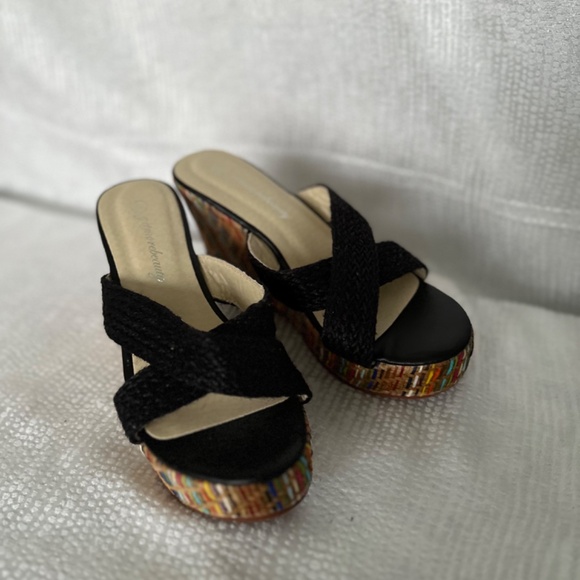 Get more beauty, women’s multicolored woven wedge sandal, size 4 1/2 - Picture 2 of 5